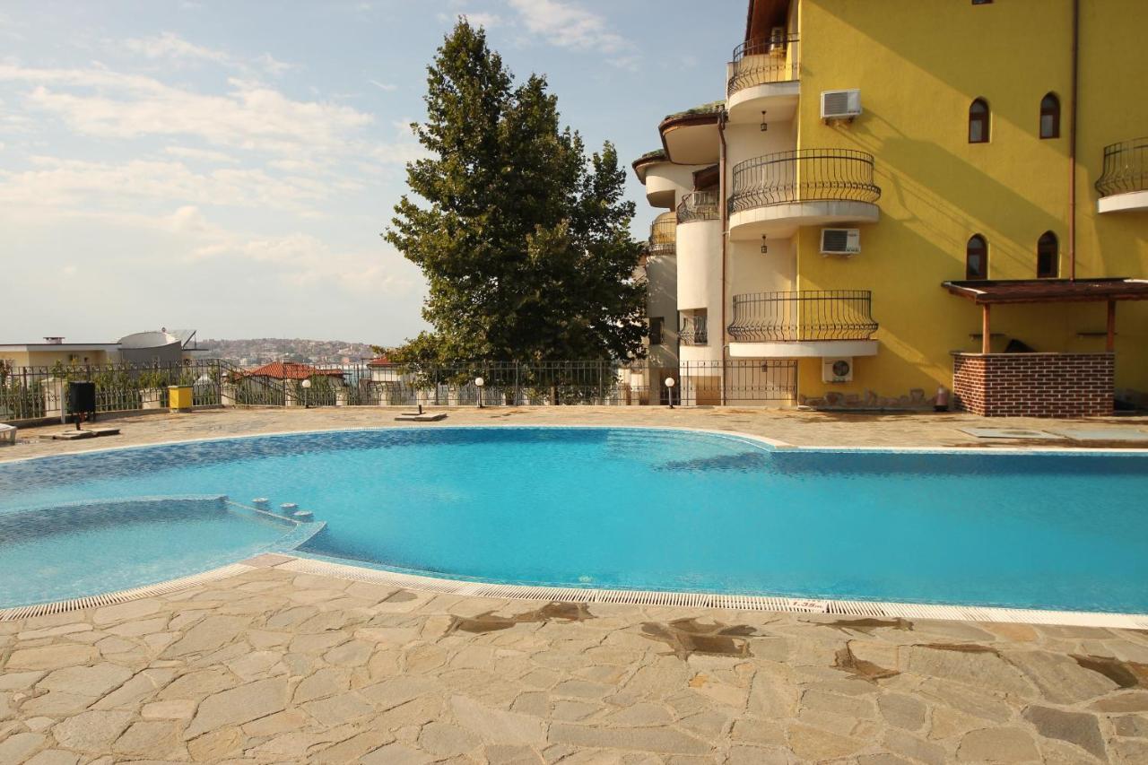 Menada Green Hills Apartments Sozopol Esterno foto
