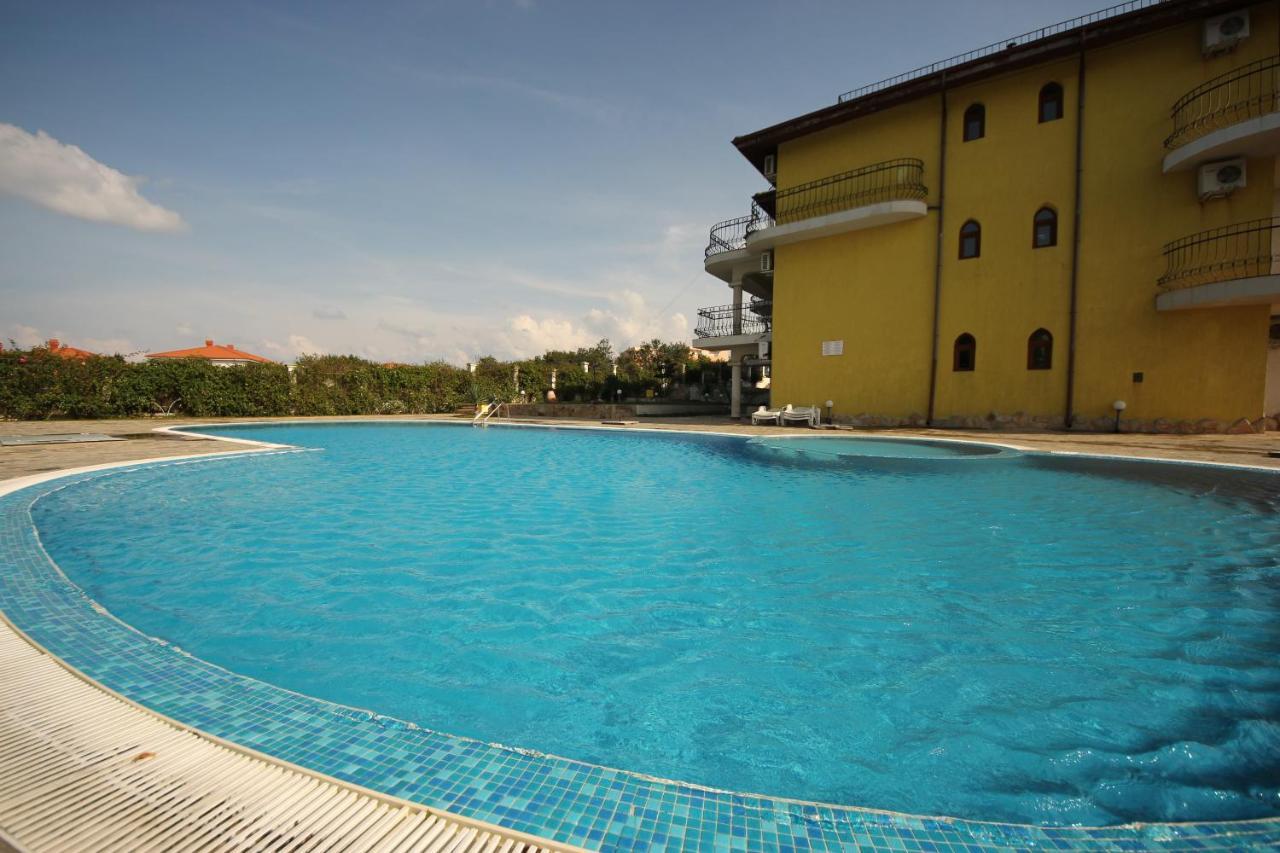 Menada Green Hills Apartments Sozopol Esterno foto