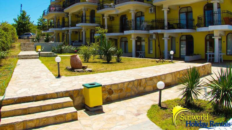Menada Green Hills Apartments Sozopol Esterno foto
