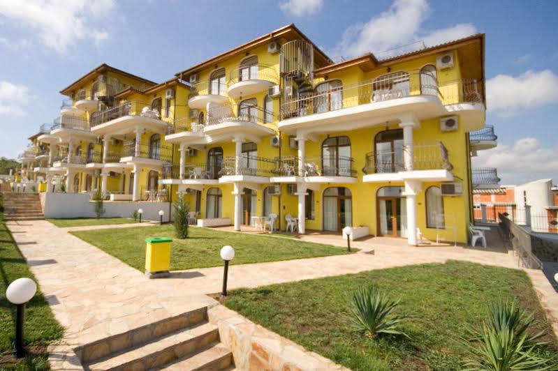 Menada Green Hills Apartments Sozopol Esterno foto