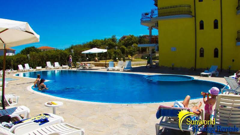 Menada Green Hills Apartments Sozopol Esterno foto