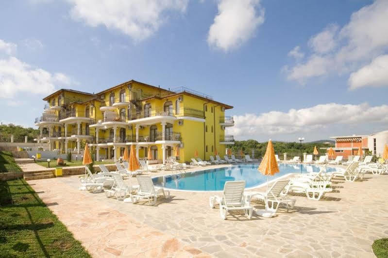 Menada Green Hills Apartments Sozopol Esterno foto