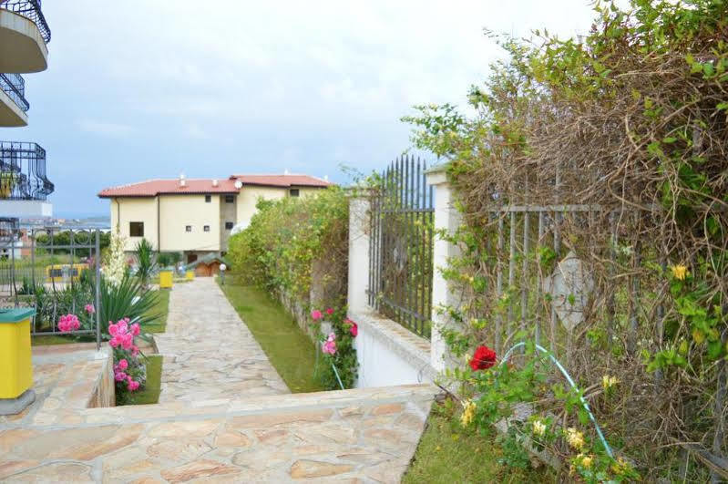 Menada Green Hills Apartments Sozopol Esterno foto