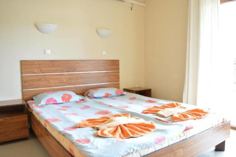 Menada Green Hills Apartments Sozopol Esterno foto