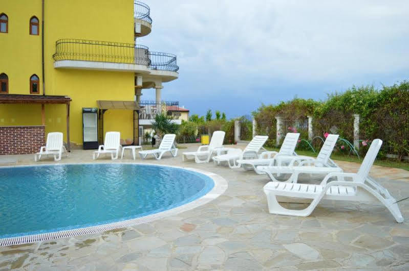 Menada Green Hills Apartments Sozopol Esterno foto