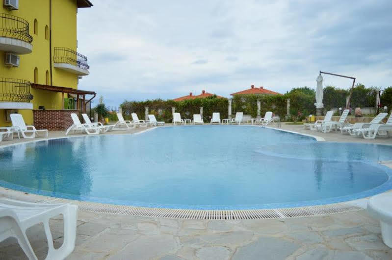 Menada Green Hills Apartments Sozopol Esterno foto