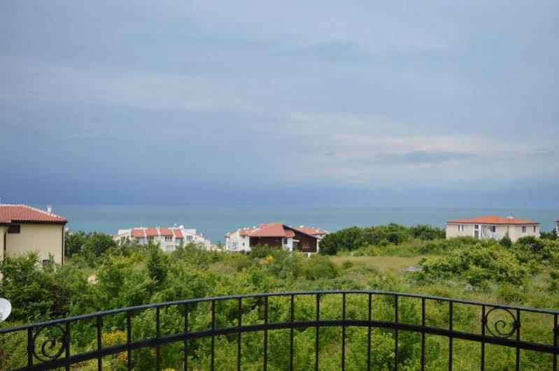 Menada Green Hills Apartments Sozopol Esterno foto