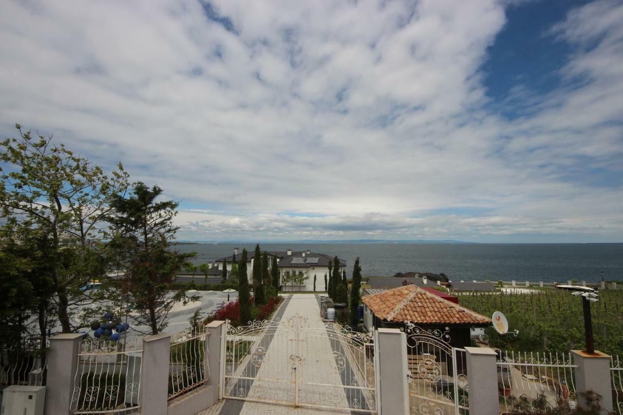 Menada Green Hills Apartments Sozopol Esterno foto